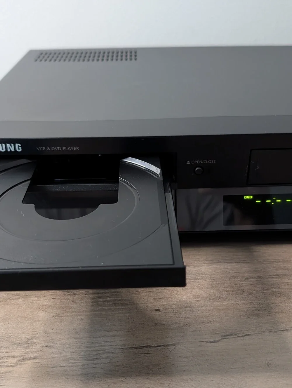 Samsung DVD-V9700 DVD/VCR Player Combo Tested - Works - Comes W/ AV Cable HDMI